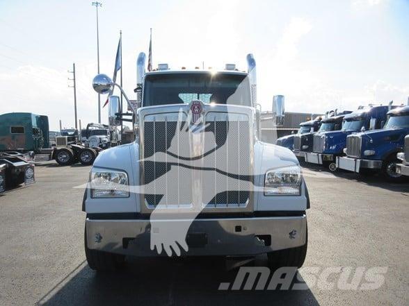 Kenworth W990 Truck Tractor Units