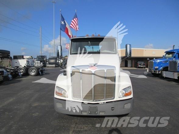 Peterbilt 579 Truck Tractor Units