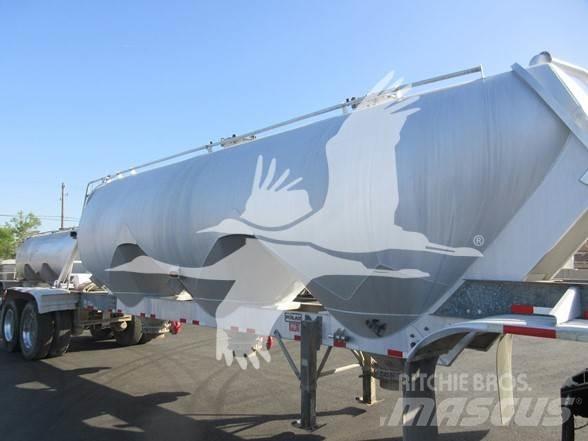 Polar 1000 Tanker semi-trailers