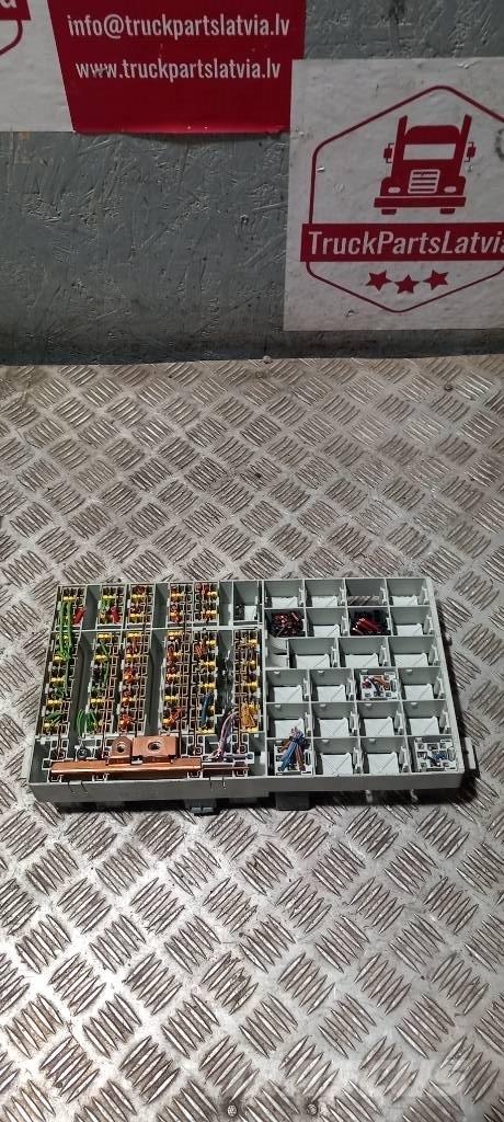 Scania R 440   2096304 Cabins and interior