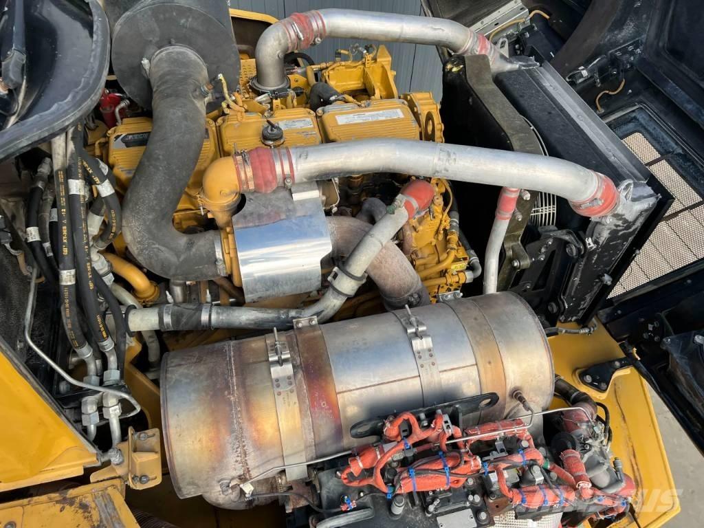 CAT 735 | 735B Articulated Haulers