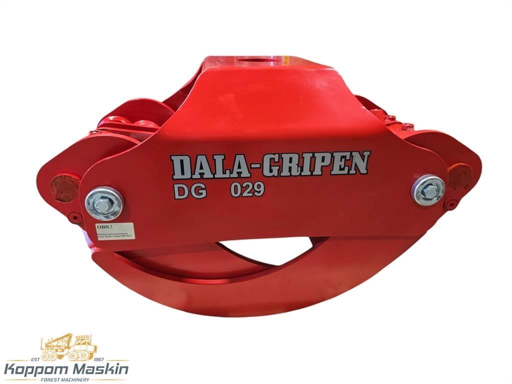 Dala-Gripen 029 Grapples