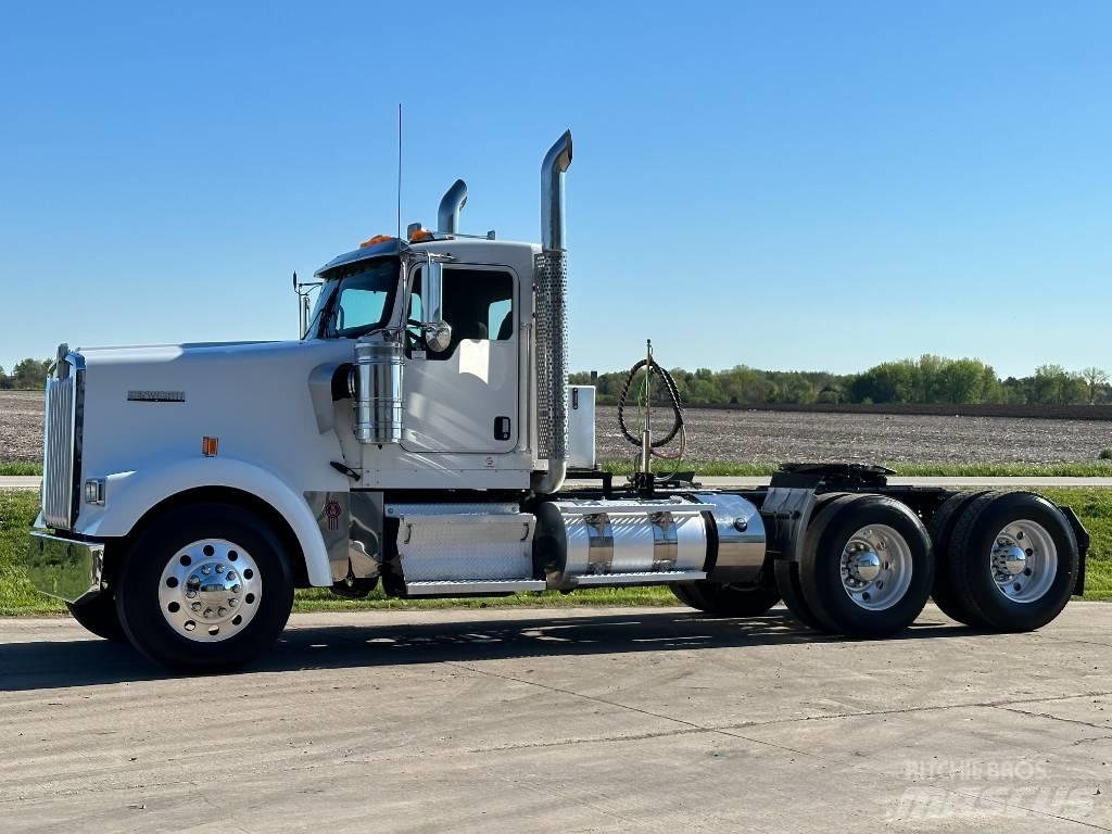 Kenworth W900 Truck Tractor Units