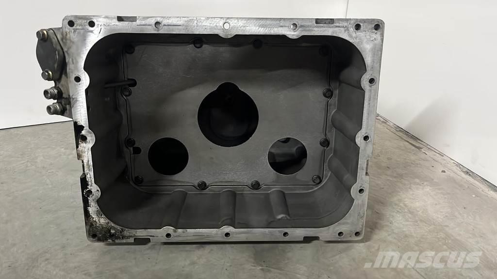 Liebherr carterpan Engines