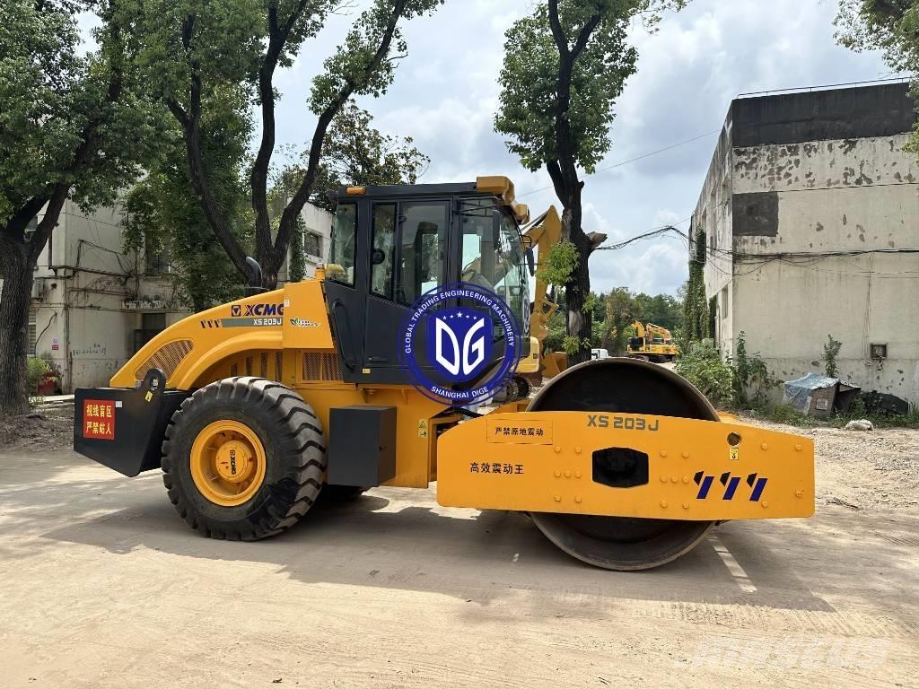 XCMG XS 203 J Single drum rollers