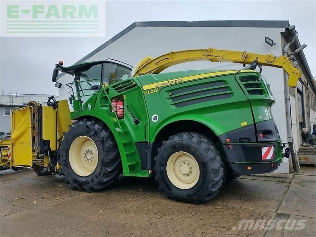 John Deere 8600 Self-propelled foragers