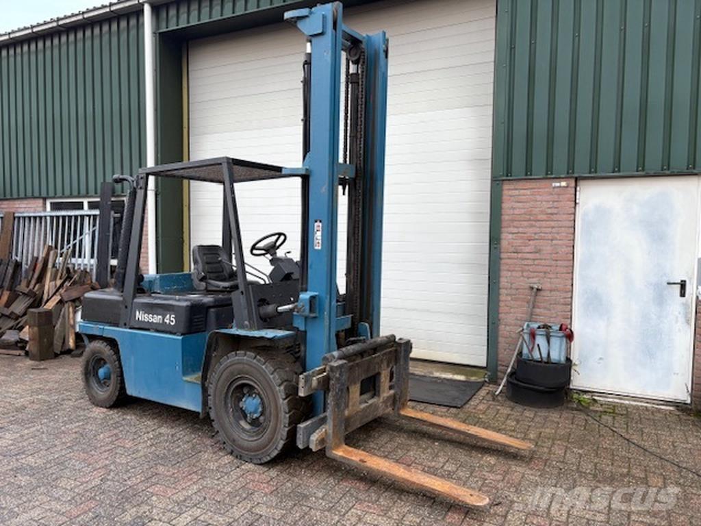 Nissan fd50 Diesel trucks