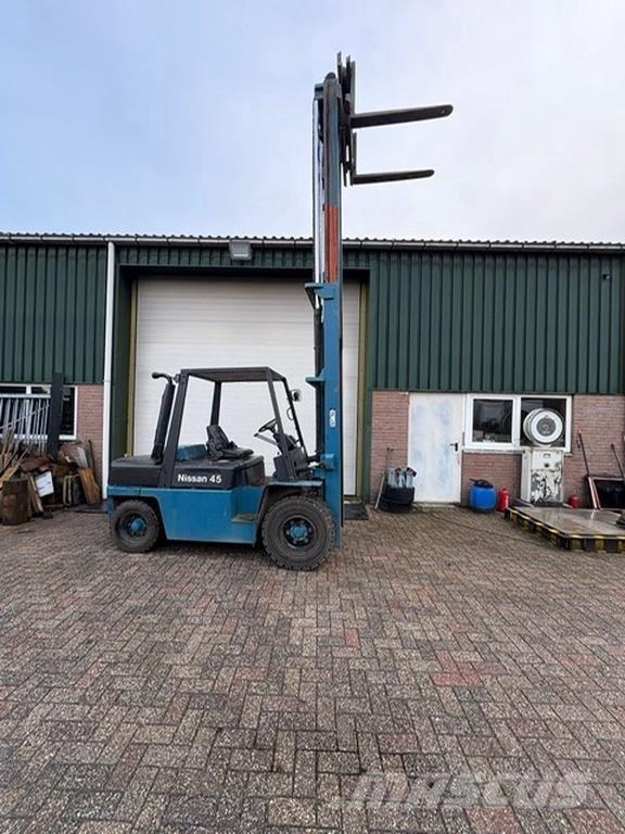 Nissan fd50 Diesel trucks