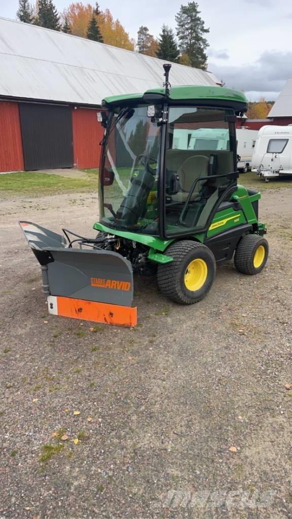 John Deere 1585 Riding mowers