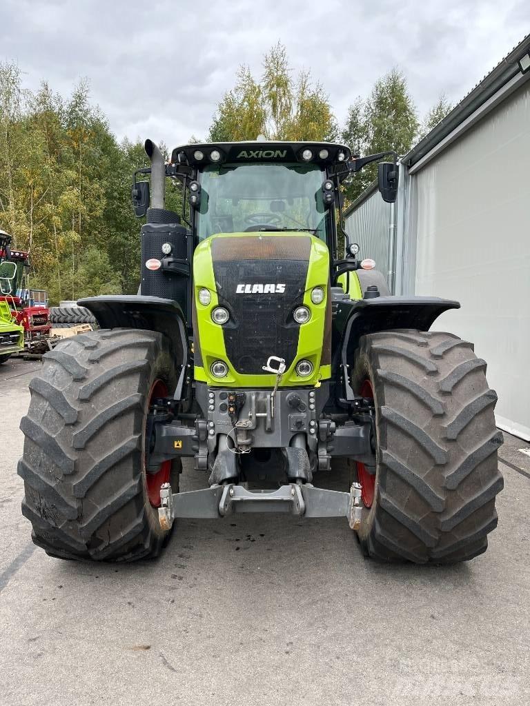 CLAAS Axion 950 Tractors