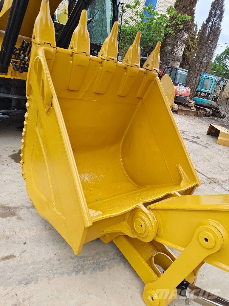 CAT 330D2L Crawler excavators