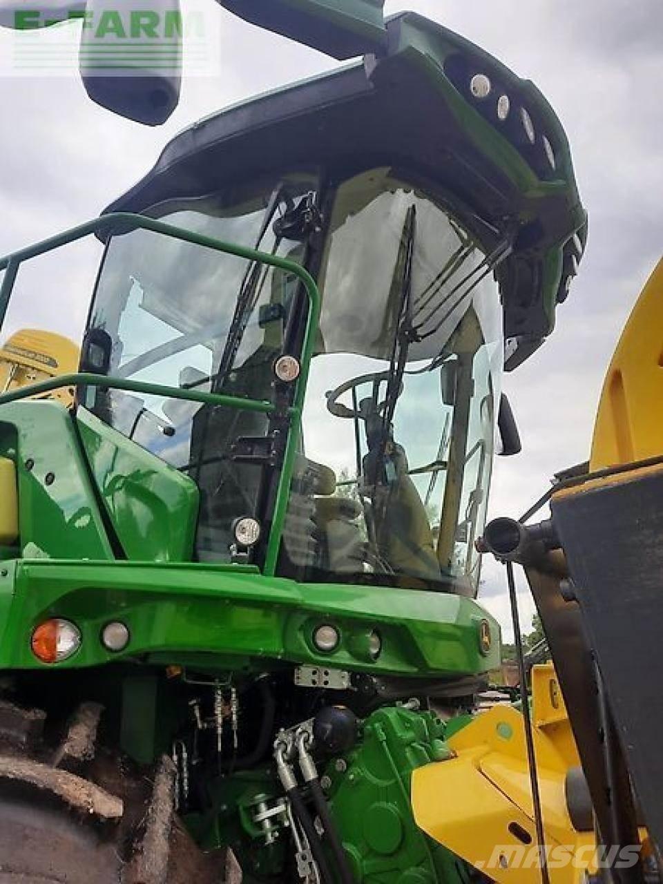 John Deere 8200i Self-propelled foragers