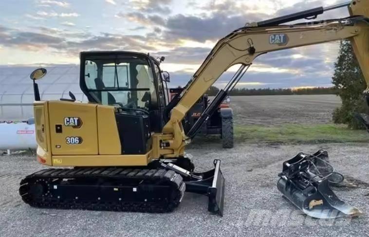 CAT 306 Mini excavators < 7t