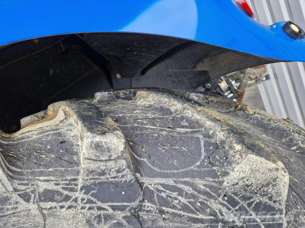 New Holland T 8020 Tractors