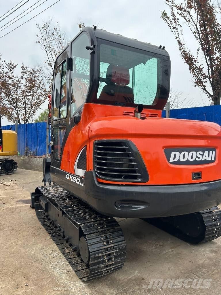 Doosan DX 60 Mini excavators < 7t