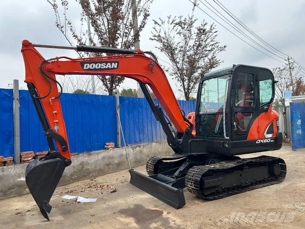 Doosan DX 60 Mini excavators < 7t