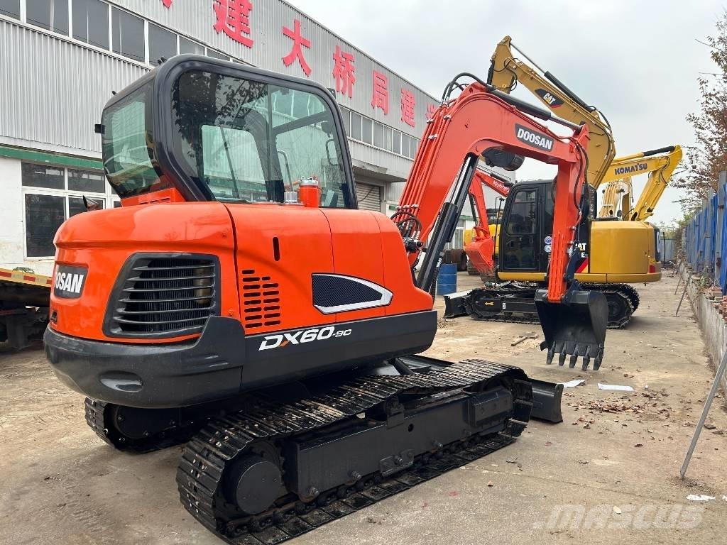 Doosan DX 60 Mini excavators < 7t