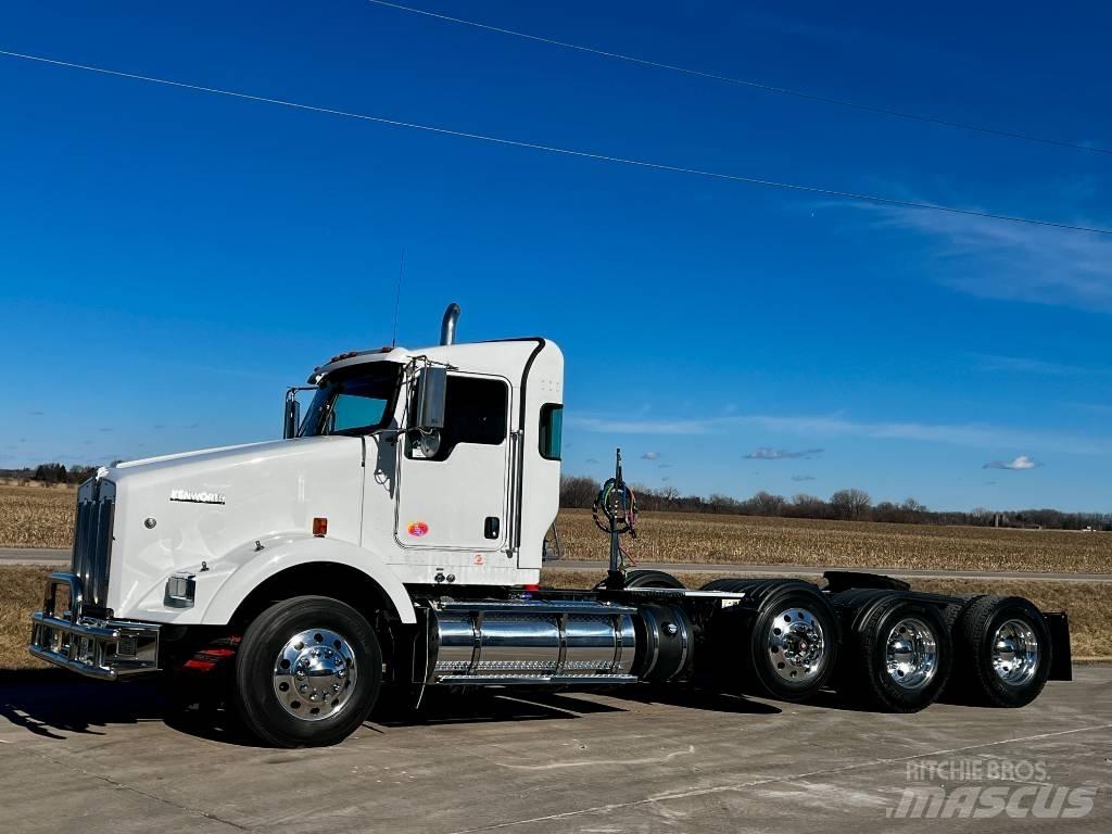 Kenworth T 800 Truck Tractor Units