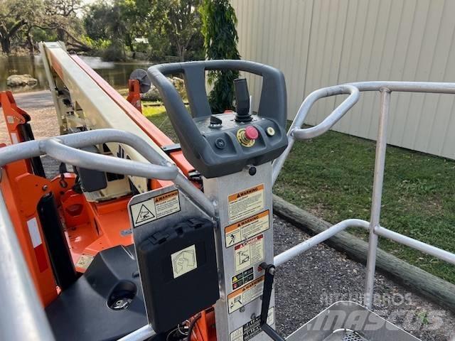 JLG T 350 Trailer mounted aerial platforms