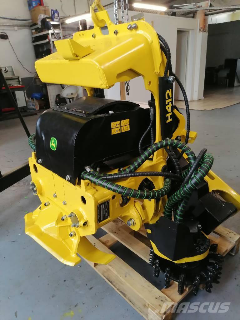 John Deere H412 Harvester heads