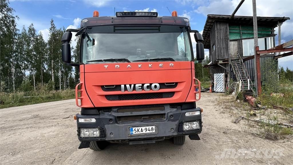Iveco Trakker Flatbed/Dropside trucks