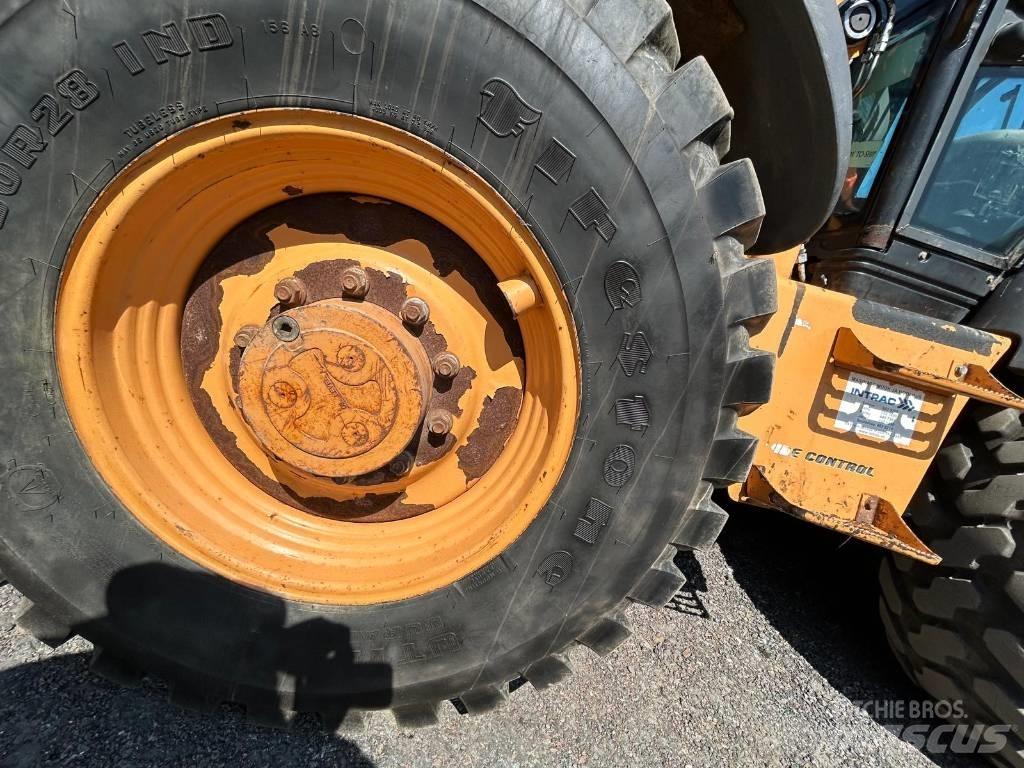 CASE 695 ST TLB's