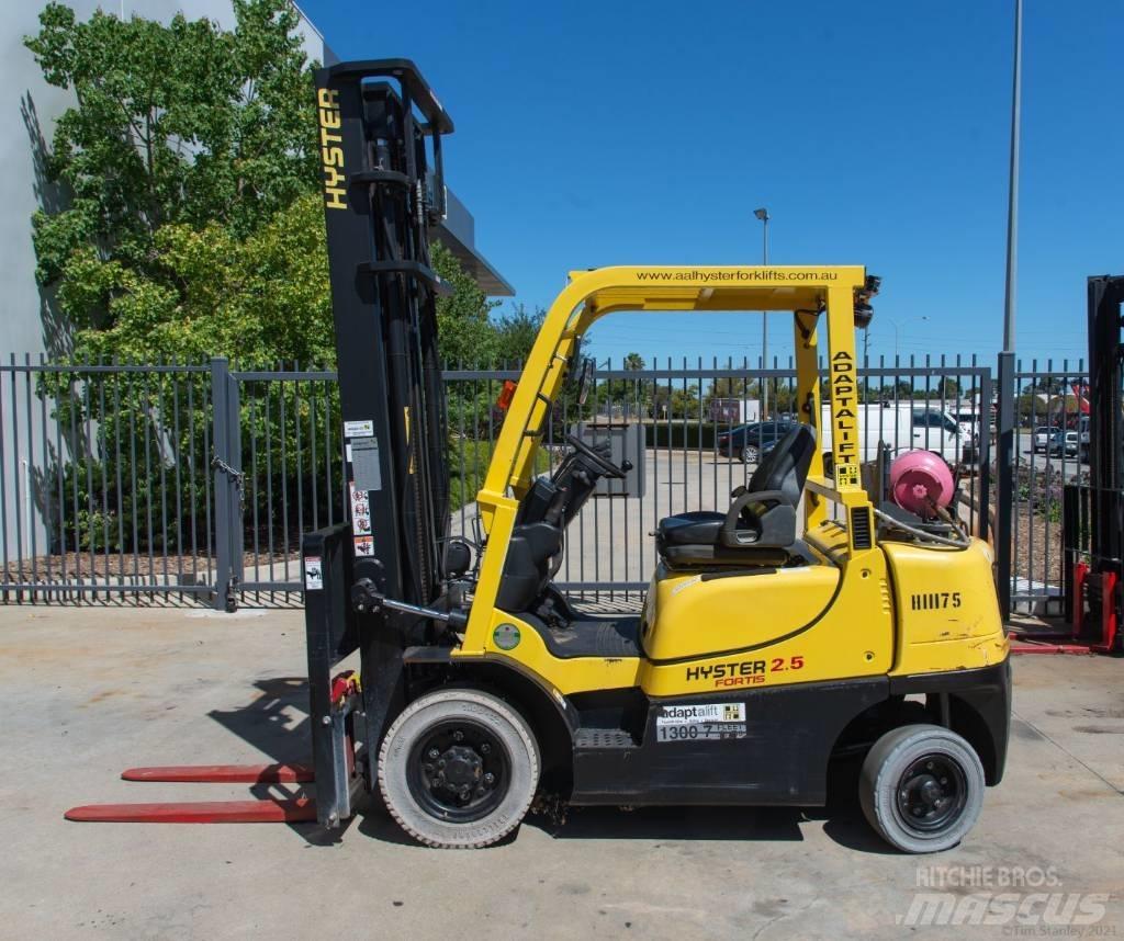 Hyster H2.5TX LPG trucks