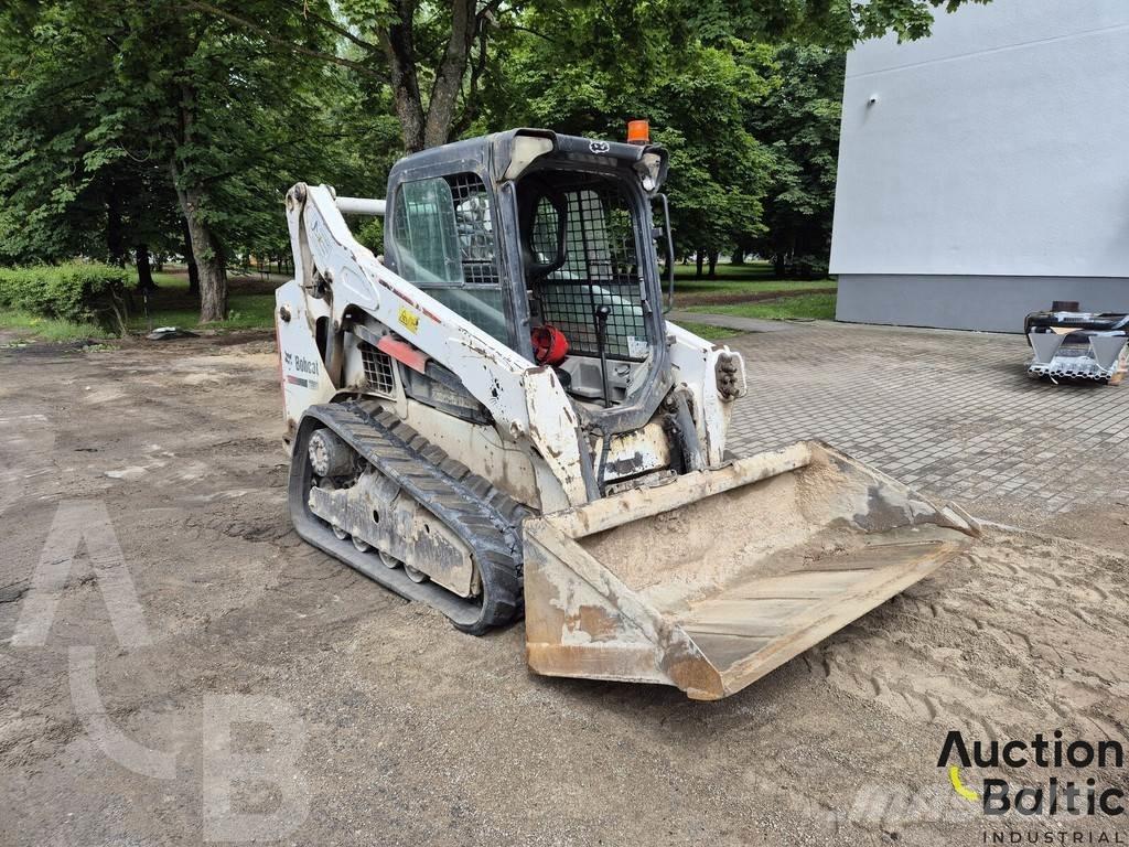 Bobcat T 590 Crawler FEL's