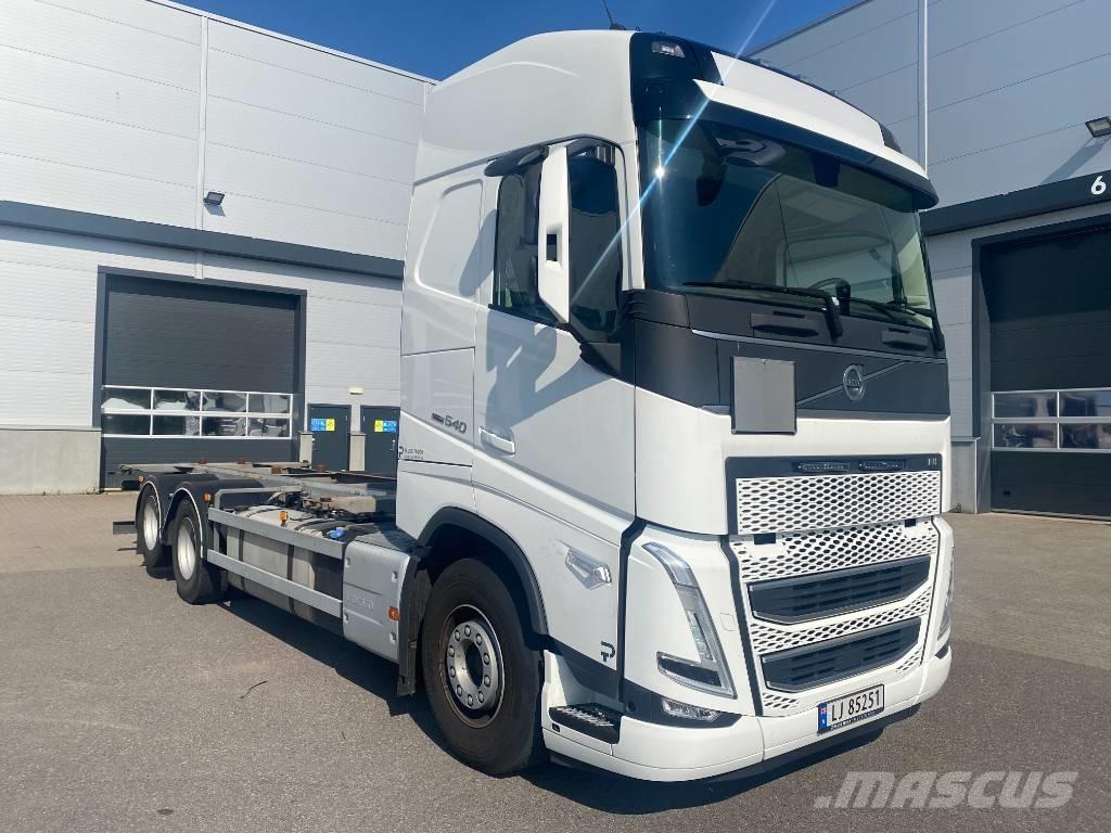 Volvo FH 540 Containerframe/Skiploader trucks
