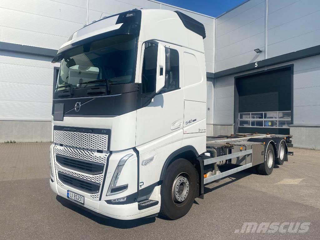 Volvo FH 540 Containerframe/Skiploader trucks