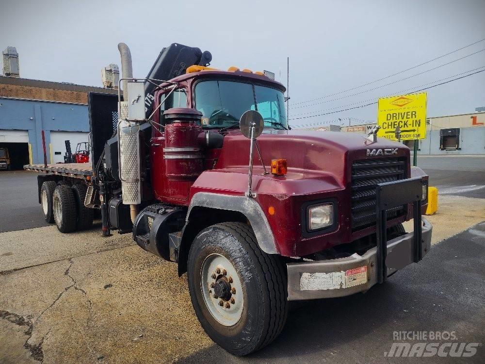 Mack RD 690 S Crane trucks