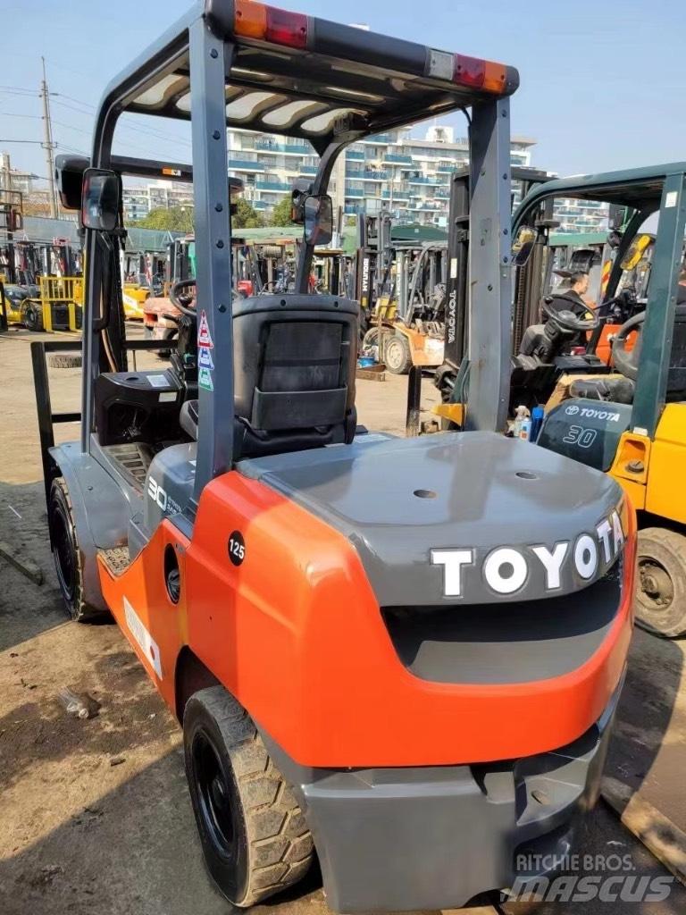 Toyota FD 30 8f Diesel trucks