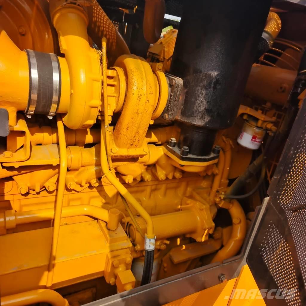 Shantui SD 22 Crawler dozers