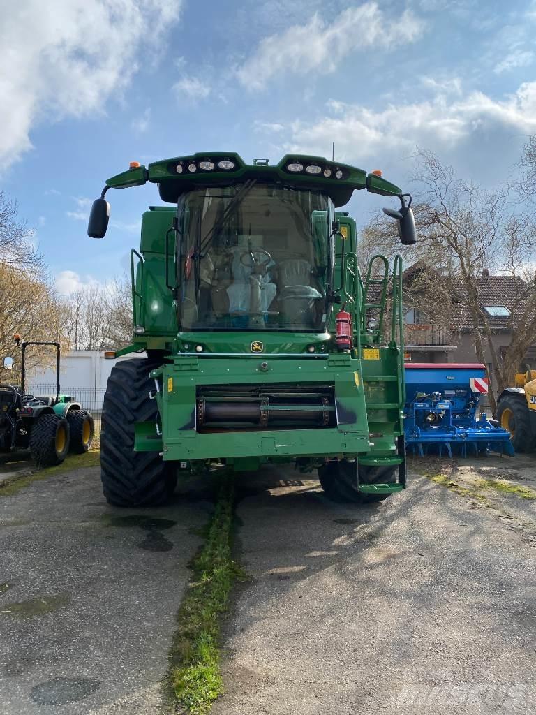 John Deere T560 HM Combine harvesters