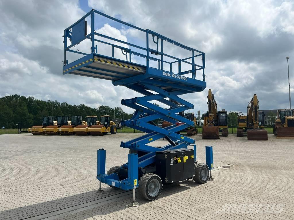 Genie GS 3369 DC Scissor lifts