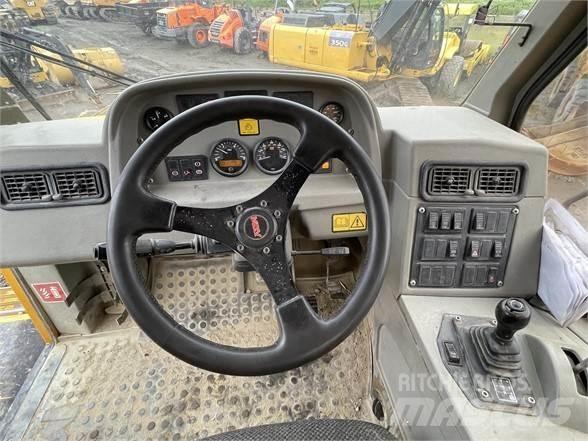 Moxy MT41 Articulated Haulers