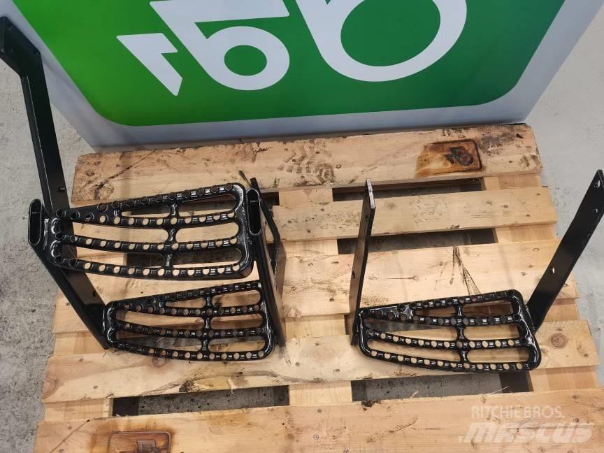 Valtra 8450 stairs Cabins and interior