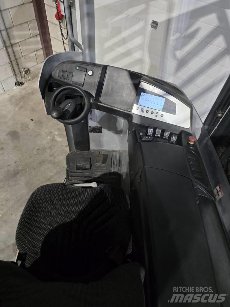 Still FMX 14 Reach truck