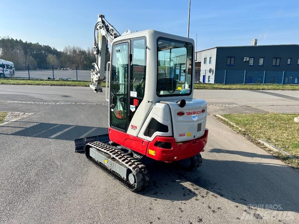 Takeuchi TB 225 Mini excavators < 7t
