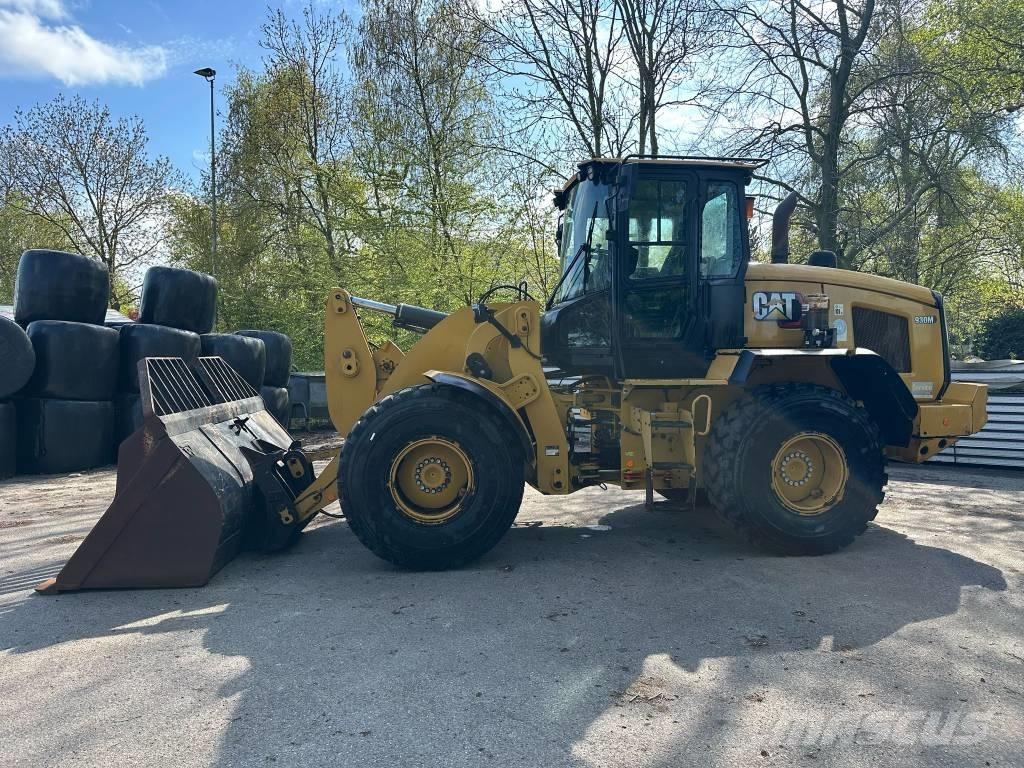 CAT 930M new tires! Wheel loaders