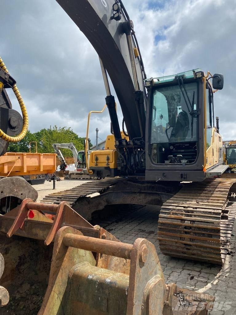 Volvo EC 220 D Crawler excavators
