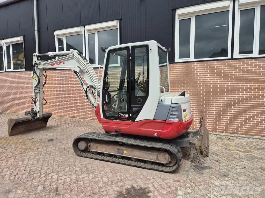 Takeuchi TB250 Mini excavators < 7t