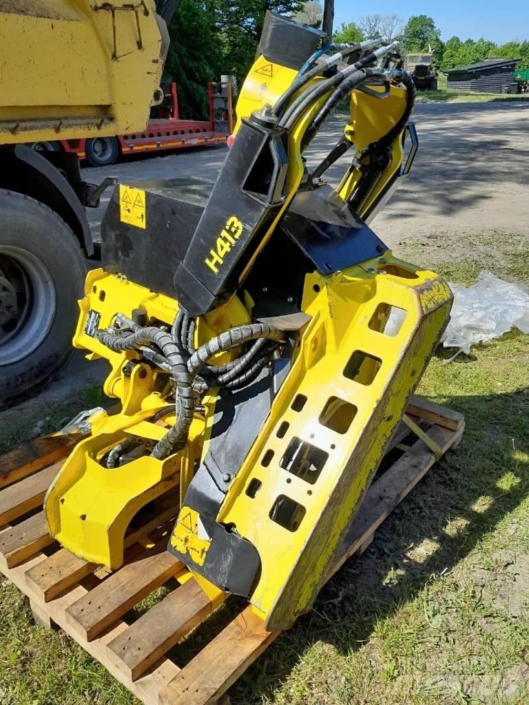 John Deere H413 Harvester heads