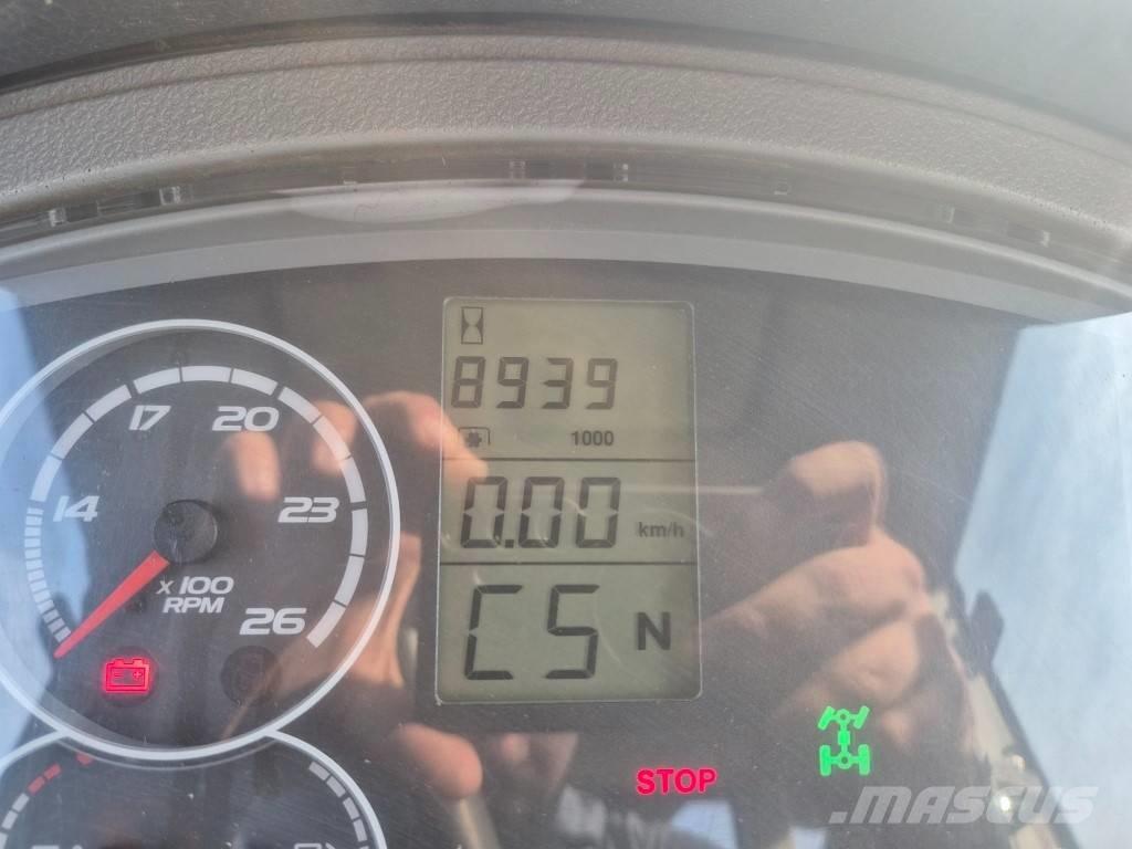 CLAAS Arion 610 Tractors