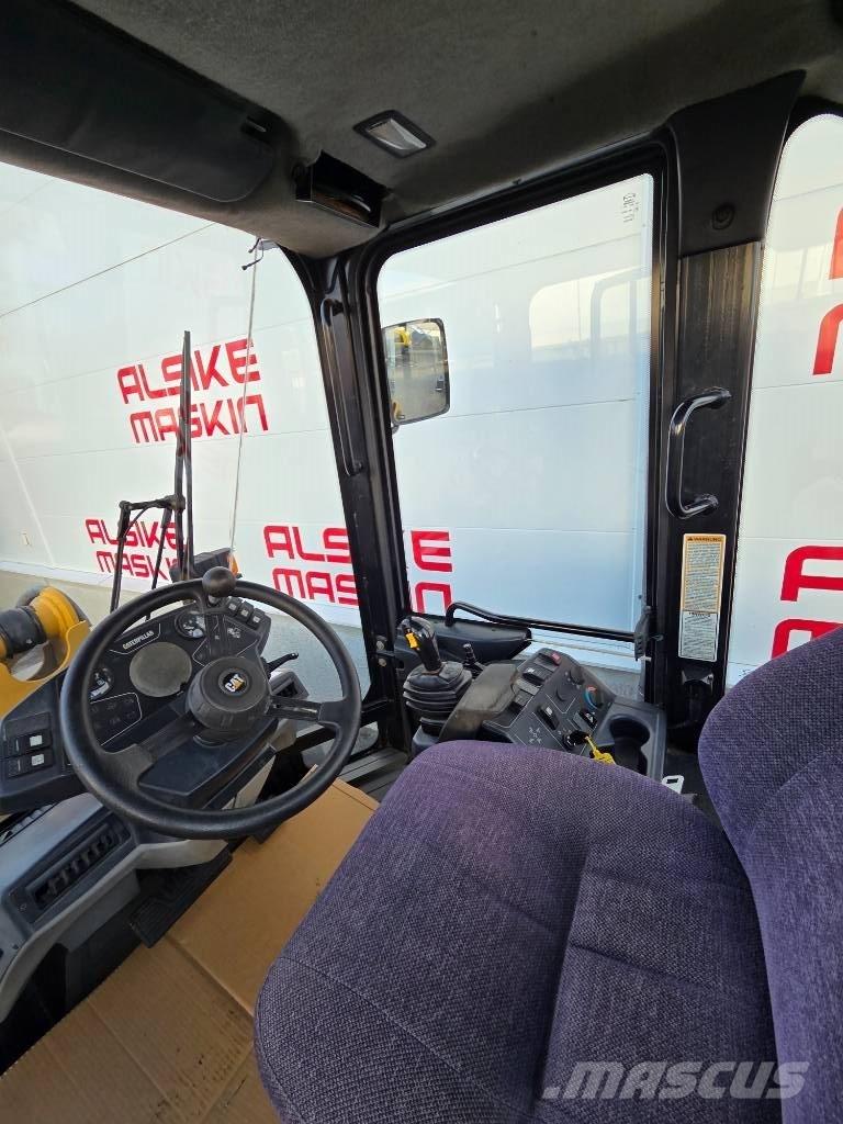 CAT 906 Wheel loaders