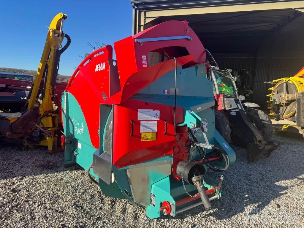 Jeulin Hélios Bale shredders, cutters and unrollers