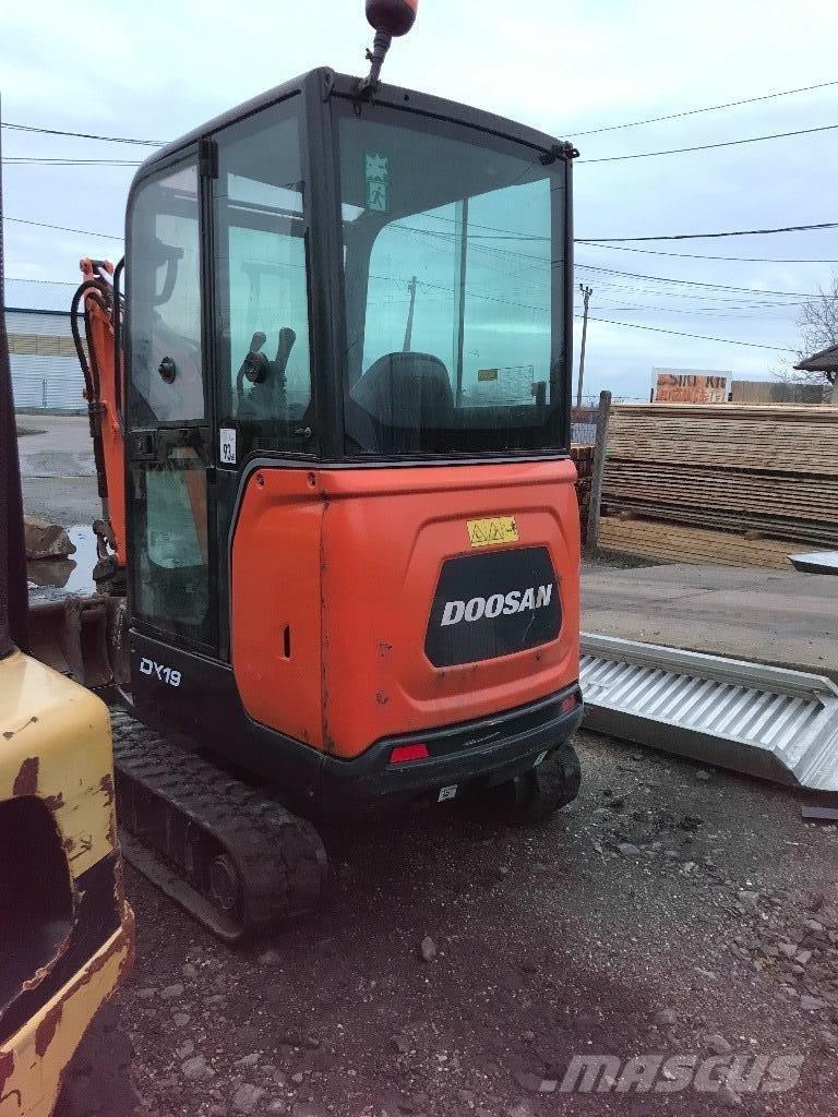 Doosan DX 19 Mini excavators < 7t