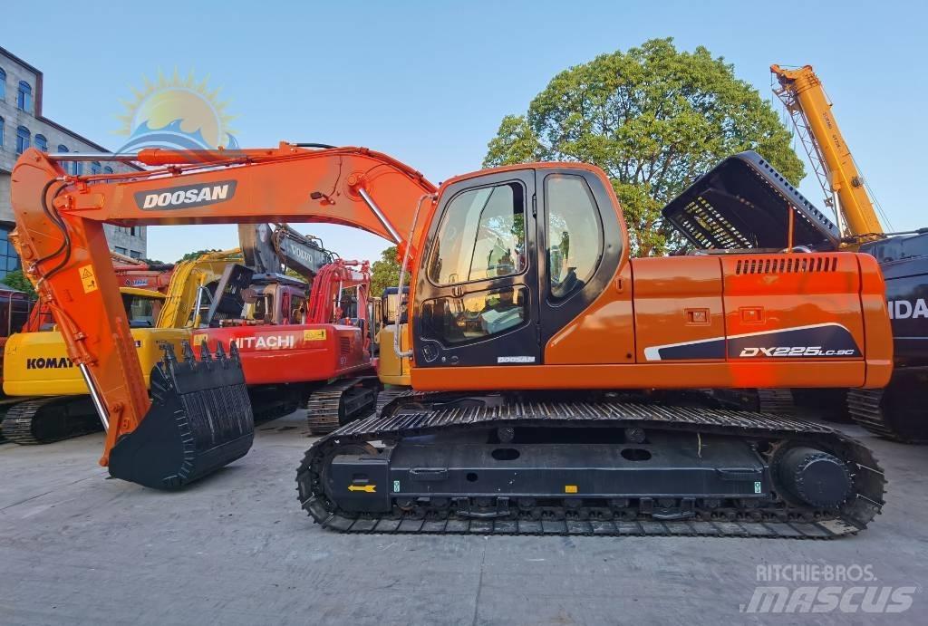 Doosan DX 225 LC Crawler excavators