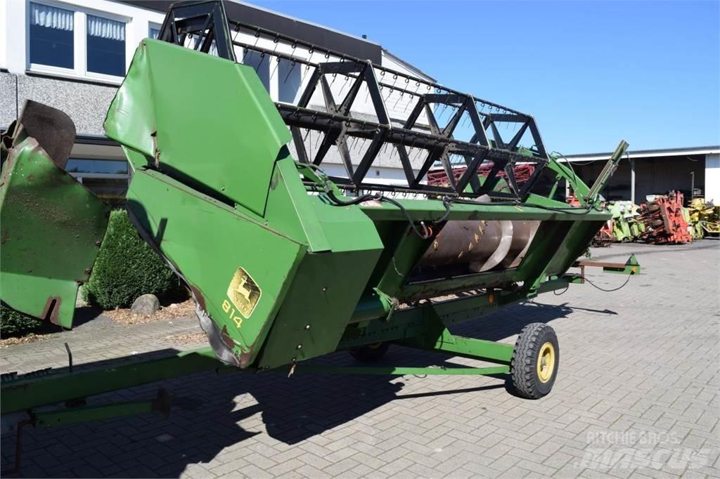 John Deere 1177 Combine harvesters