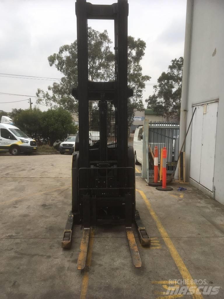 Hyster N35ZDR Reach truck